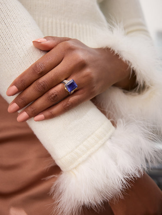 A Family Journey Paris Tuileries Sapphire Yellow Gold Ring