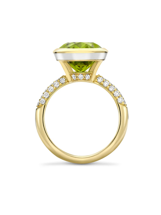 Florentine Dolce Vita Oval Peridot Yellow Gold Ring