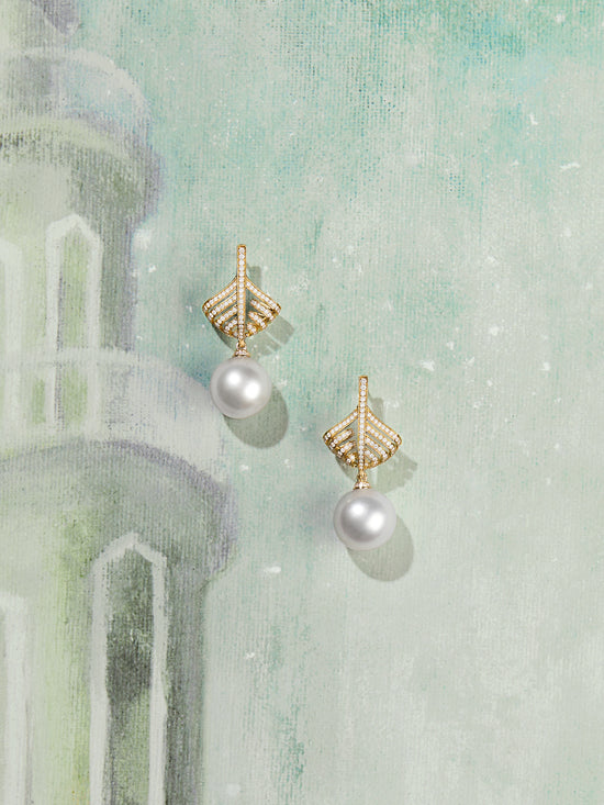 A Family Journey Copenhagen Pearl Yellow Gold Earrings